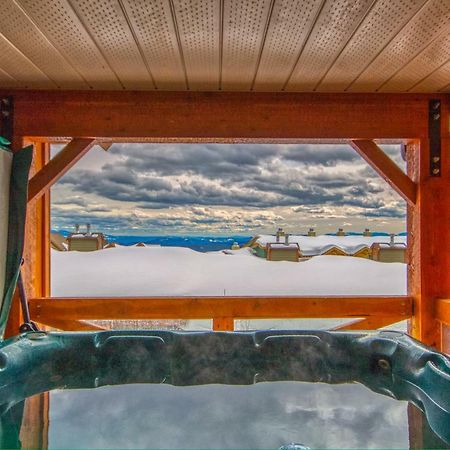3 Bedroom 3 Bath Ski In Ski Out With Private Hot Tub Big White Exteriör bild