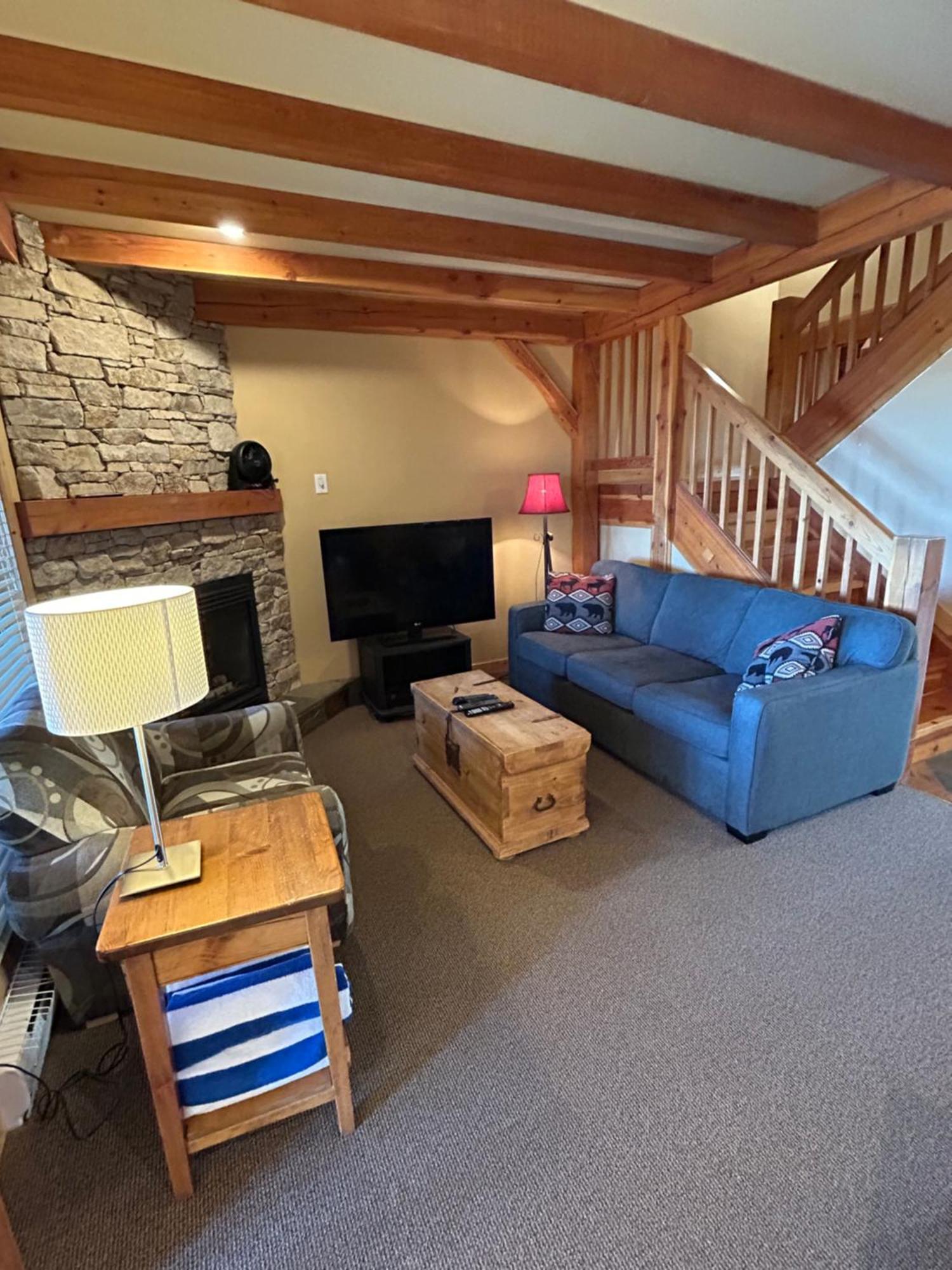 3 Bedroom 3 Bath Ski In Ski Out With Private Hot Tub Big White Exteriör bild