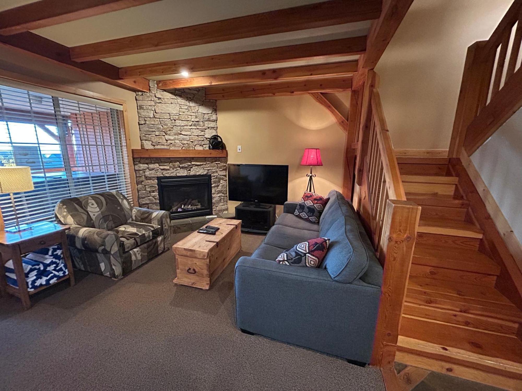 3 Bedroom 3 Bath Ski In Ski Out With Private Hot Tub Big White Exteriör bild