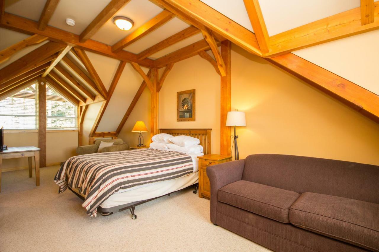 3 Bedroom 3 Bath Ski In Ski Out With Private Hot Tub Big White Exteriör bild